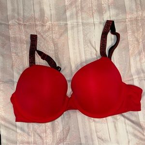 Victoria’s Secret Pink T-shirt Push Up Bra